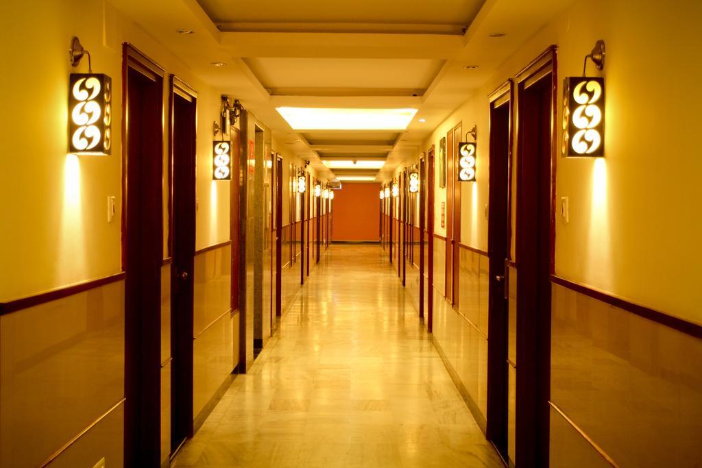 Отель Yasodha Towers Хосур Экстерьер фото